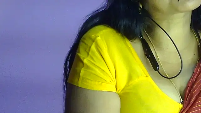 Pooja-suman's cam snapshot