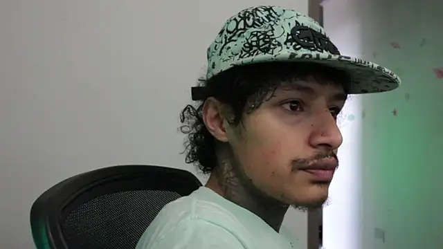 trieone's cam snapshot