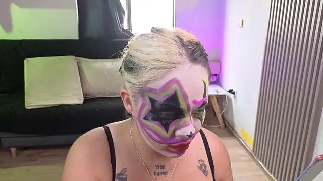 Cuttiealice's cam snapshot