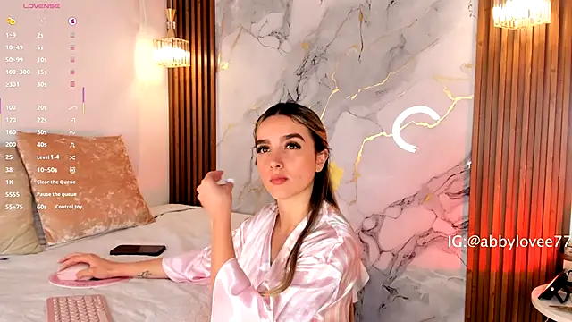 Gabbyy_ live sex cam