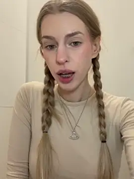 kira_mia live sex cam