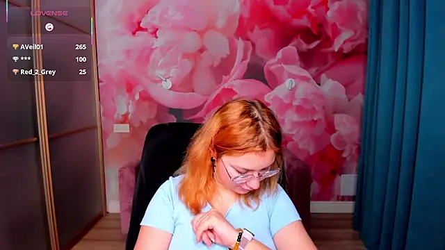 AngelinaLow's cam snapshot