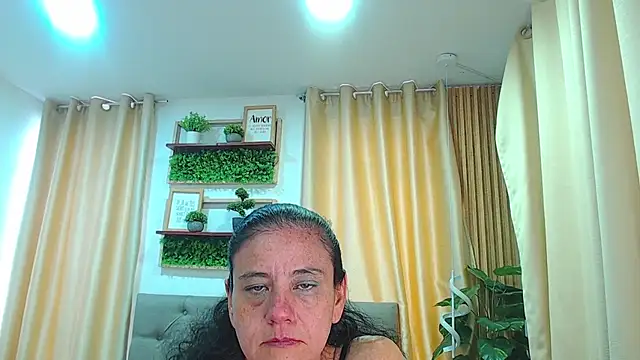 sasi_luna's cam snapshot