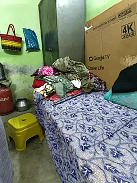 Tamilselviroja-'s cam snapshot