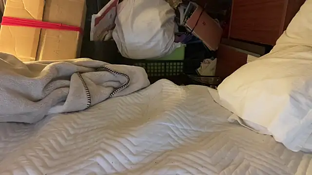 18yoteenvirgin's cam snapshot