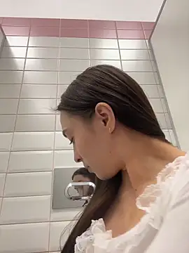 Holly_Play's cam snapshot