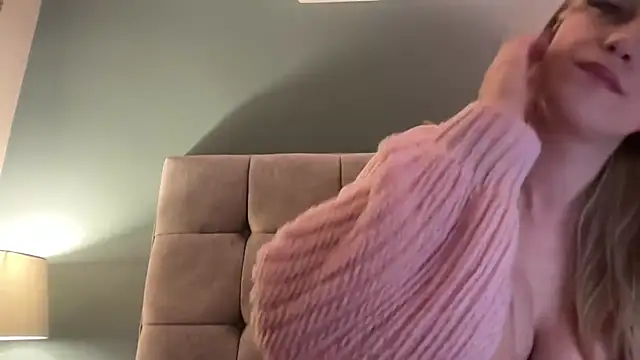 LustfulLuna_'s cam snapshot