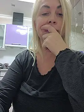 HotJanet's cam snapshot