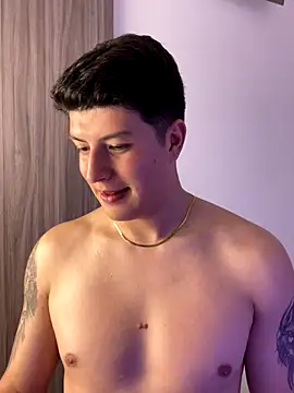 Goldenknight33 live sex cam