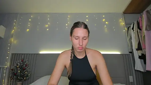 SofiClimbing live sex cam