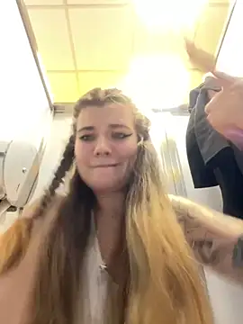 Holy_Tereza's cam snapshot