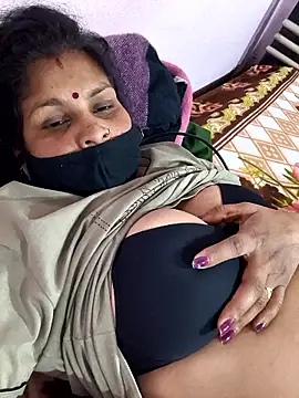 Indian-couple2025's cam snapshot