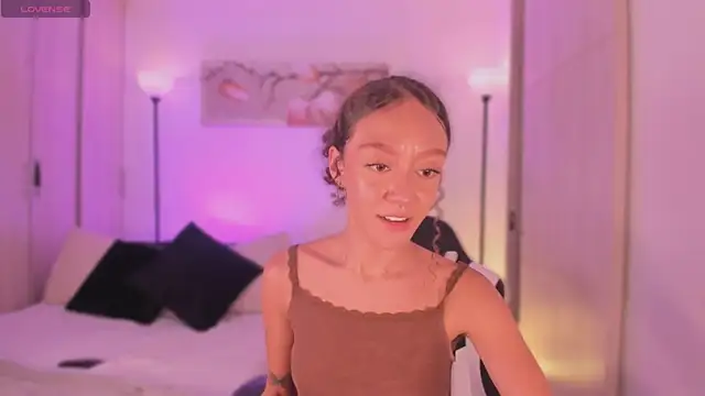 ChloeMoreti's cam snapshot