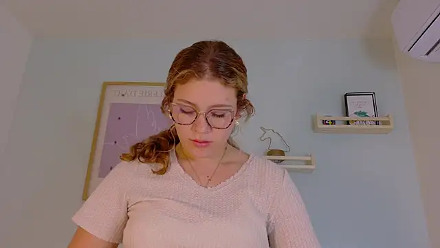 BelaMiller_'s cam snapshot