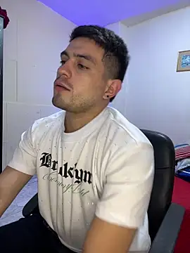 williamsmiiths16 live sex cam