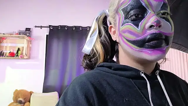 Cuttiealice's cam snapshot