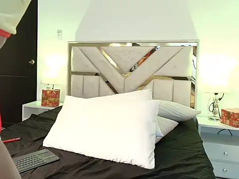 NaomiClay's cam snapshot