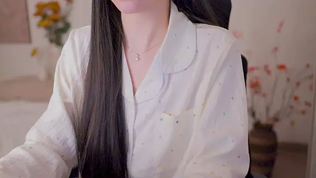 SpiderIily live sex cam