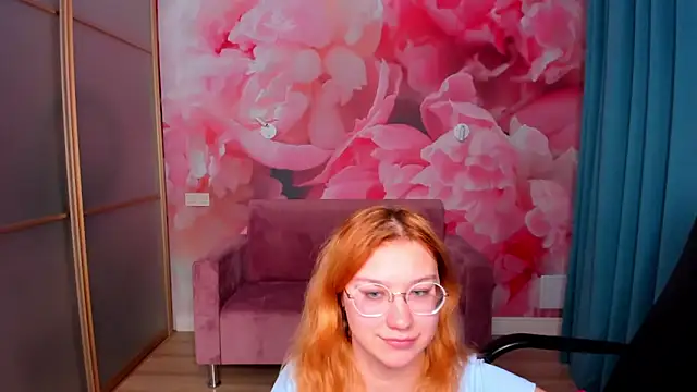 AngelinaLow live sex cam