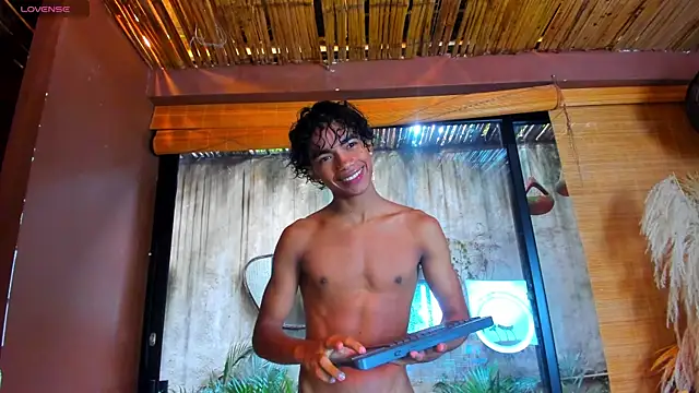 AlanCutee live sex cam