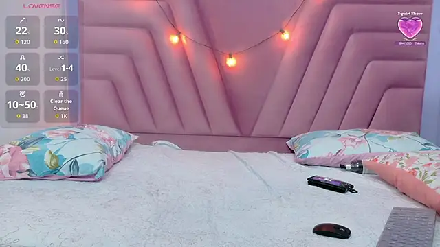 hornybarelylegalgirl's cam snapshot