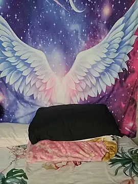 CurvyNoir's cam snapshot