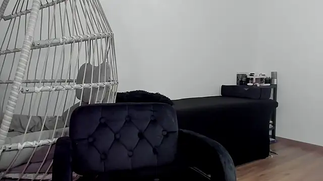 EllaRayy's cam snapshot