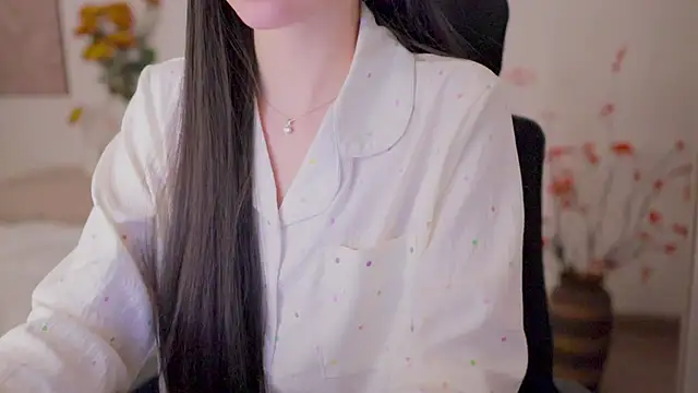 SpiderIily live sex cam