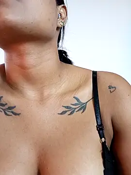 agatta_1's cam snapshot