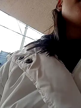 bri_ali's cam snapshot