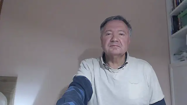 YOU6me's cam snapshot