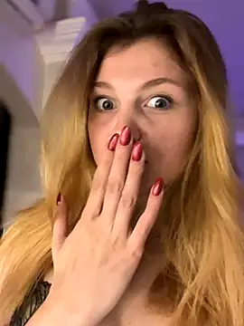 Emaline_Fane's cam snapshot