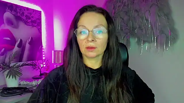 HelenLuxx's cam snapshot