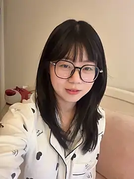 Ella-AAAAA live sex cam