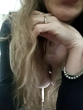 NovaMia live sex cam