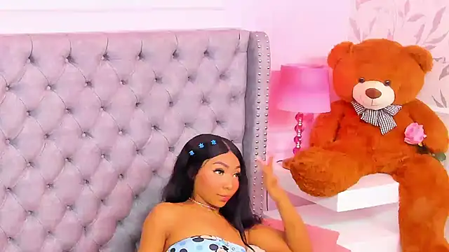 HaileeRoberts live sex cam