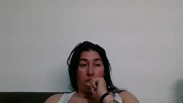 andreaisis2 live sex cam
