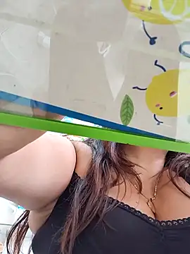 roxanasexy2025's cam snapshot