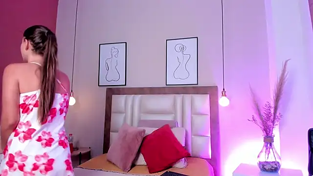 EloiseQuinn's cam snapshot