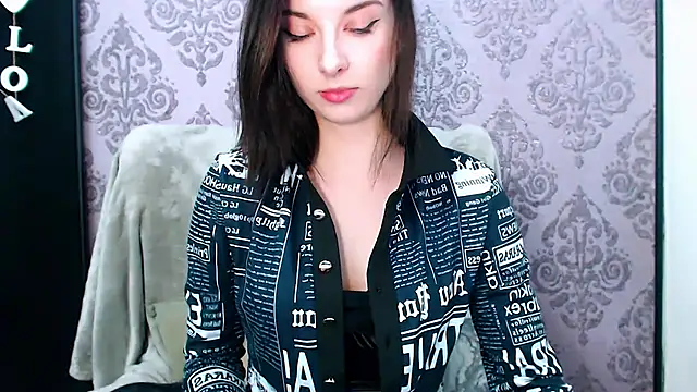 DominantLuna live sex cam