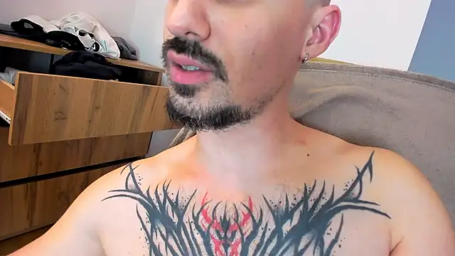 AssHunter4k live sex cam