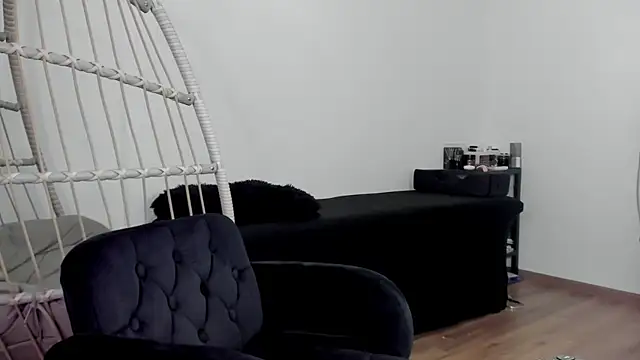 EllaRayy's cam snapshot