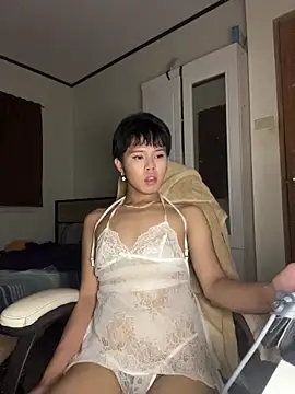 Plaxtique live sex cam