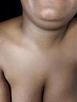 Queen-BEEE's cam snapshot