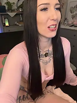 Trixie-Tainted's cam snapshot