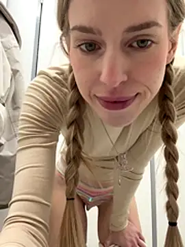 kira_mia live sex cam