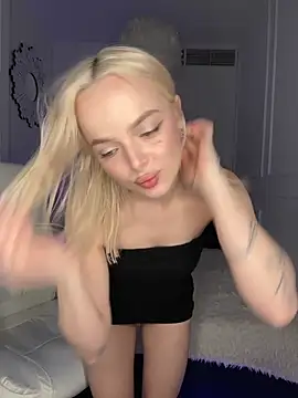 miss_blondiee's cam snapshot