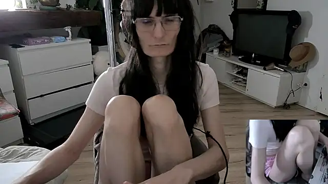 CeriseLapine live sex cam