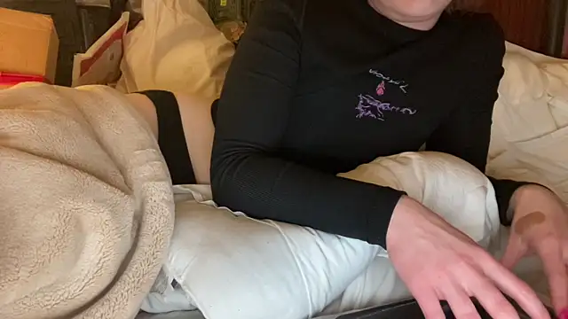 18yoteenvirgin's cam snapshot