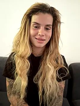 EmiliaCatalina live sex cam